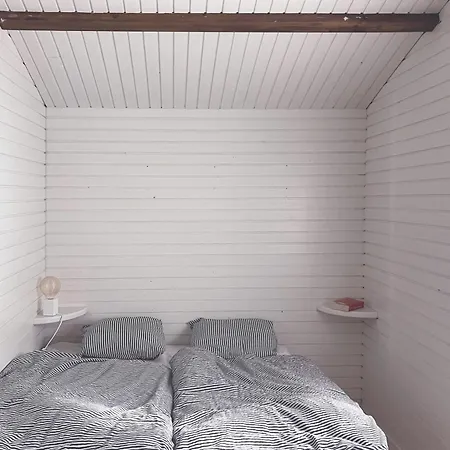 Peace In 60s On Reerso Peninsula